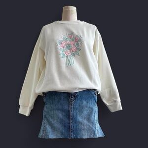 vintage white floral print pullover sweatshirt
